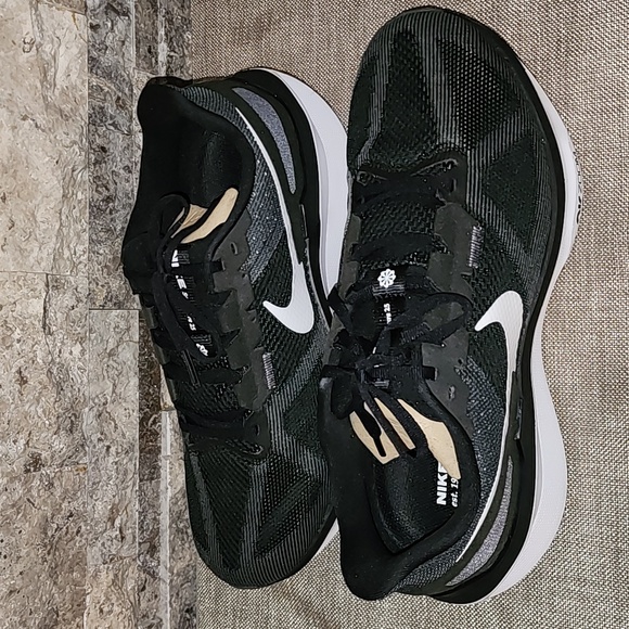 Nike Air ZoomBlack Athletic Shoes Brand New No Tag